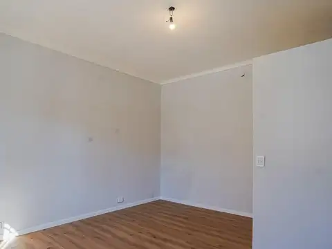 Casa en Alquiler con 1 cochera