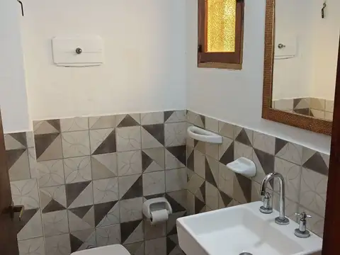 Casa 3 ambientes con 2 baños