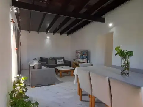 Casa 4 ambientes con 1 baño