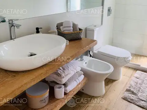 Venta casa 3 dormitorios minimalista en Barrio Privado
