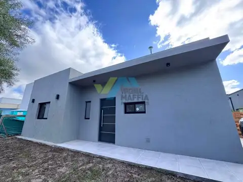 Venta de casa en una planta lote interno - PILAR DEL ESTE