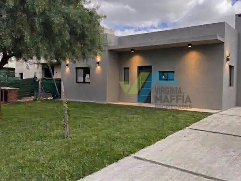 Venta de casa en una planta lote interno - PILAR DEL ESTE