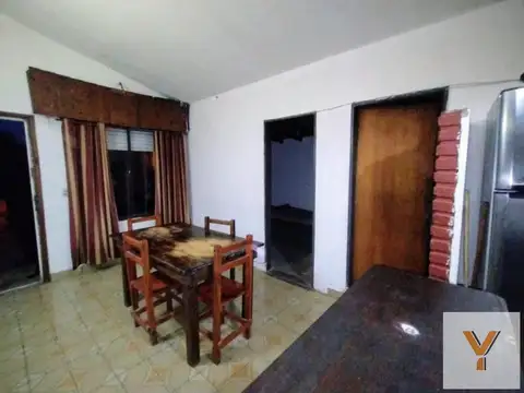 Casa 7 ambientes con 2 baños