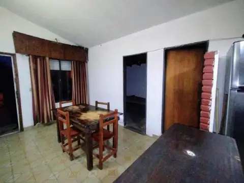 Casa 7 ambientes con 2 baños