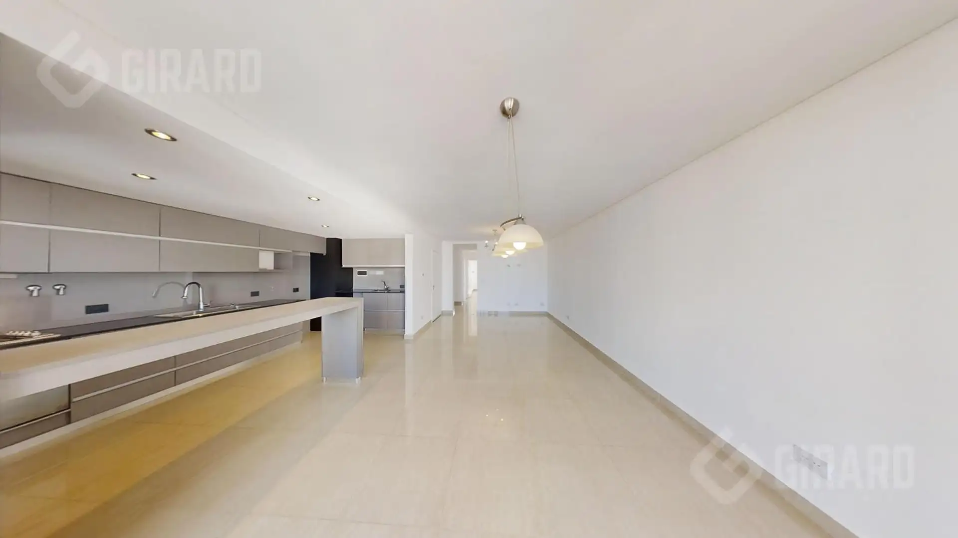 Venta de departamento de 3 amb con cochera en zona Guemes