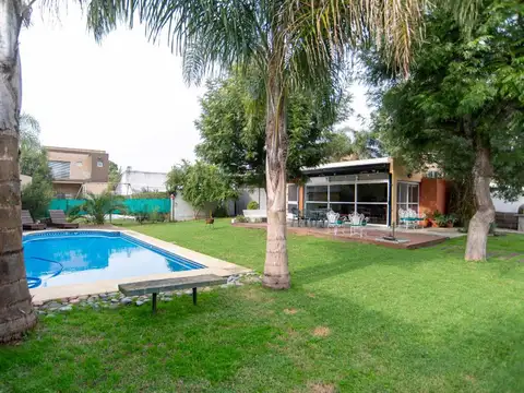 Casa en Venta Villa Elisa tres domitorios pileta