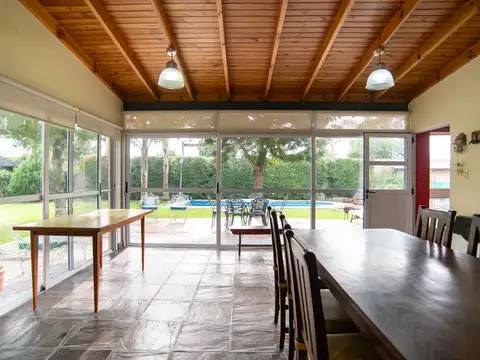 Casa en Venta Villa Elisa tres domitorios pileta