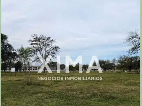 Lote en esquina en venta La Abolada