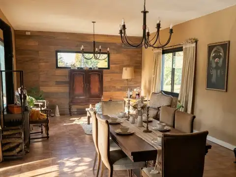 Casa en Venta con 2 cocheras