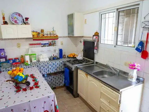 1 esquina 422 bis 1800