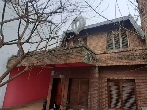 PH 4 AMBIENTES CON COCHERAS CENTRICO