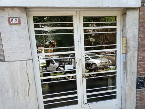 DEPARTAMENTO 3 AMBIENTES SEMIPISO CONTRAFRENTE A METROS DE RIVADAVIA Y OLIVERADepartamento en alquiler en Floresta