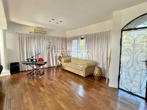 Casa 7 ambientes con 5 baños
