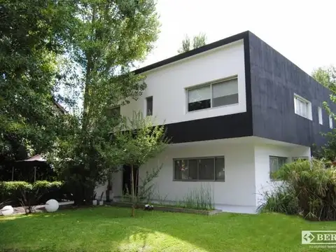 Casa venta 5 ambientes en La Peregrina Pilar lote de 344 m2