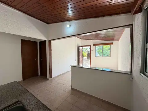 Casa 2 ambientes con 1 baño
