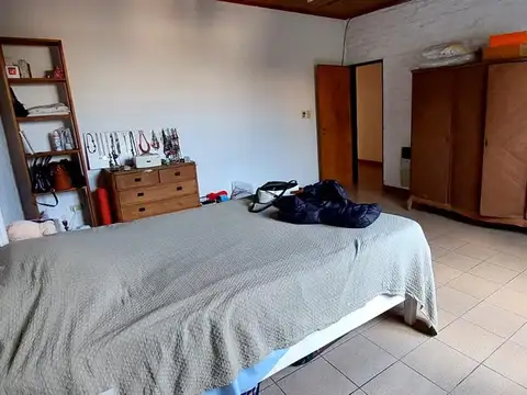 Casa 5 ambientes con 1 baño