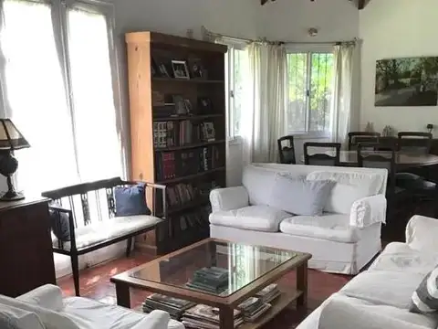 Casa en Venta con 1 cochera
