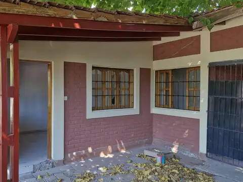Casa en venta - 2 Dormitorios 1 Baño - Mendoza