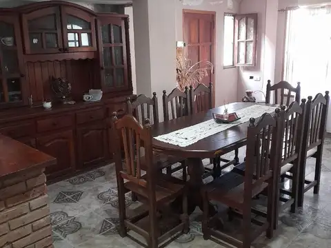 Casa 6 ambientes con 3 baños