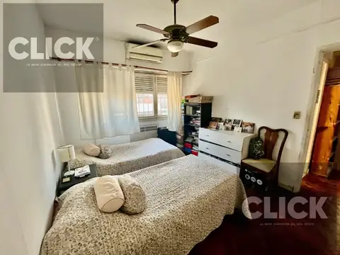VENTA - 4 AMBIENTES AL FRENTE CON BALCON ATERRAZADO - A REFACCIONAR - BALVANERA