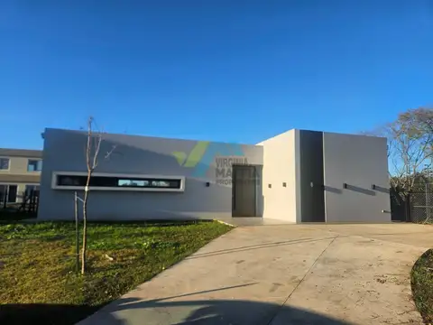 Casa  en Alquiler en Santa Sofía, Pilar del Este, Pilar