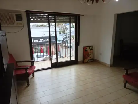 Depto Tipo Casa en Venta 40 años