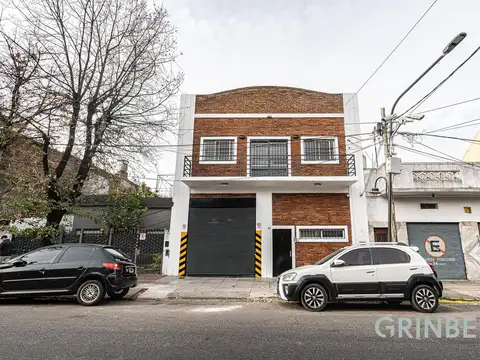 Excelente Galpon/Local comercial de 420 m2 a metros General Paz.