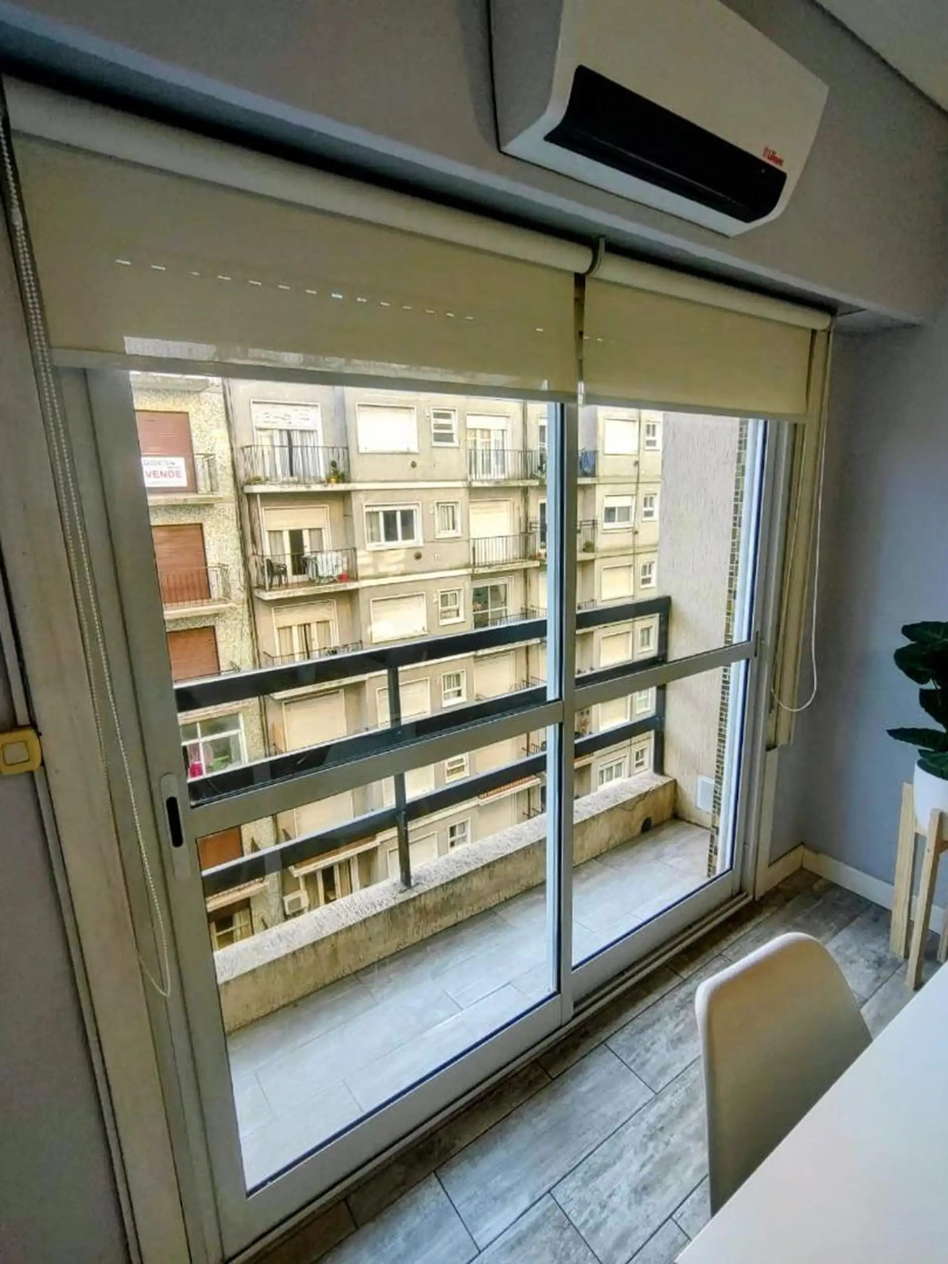 Departamento monoambiente con balcón zona Aldrey