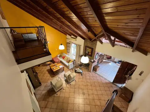 VENTA CASA 4 DORMITORIOS GRAN JARDIN EN FISHERTON
