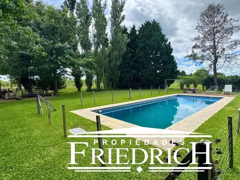 Casa en Venta con 3 cocheras