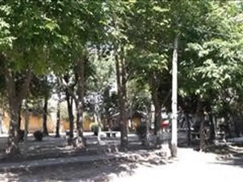 Gran terreno de 1500 m2 - San Isidro.