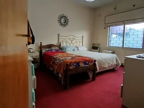 Venta casa 3 ambientes mas departamento en Moron