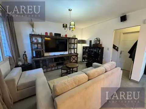 Departamento 4 ambientes con 2 baños