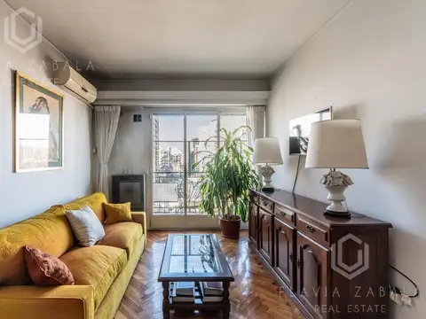 Venta departamento cuatro ambientes con balcón corrido frente en Villa Crespo