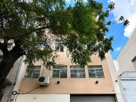 Depósito en Flores