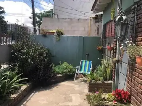 Venta de Casa en Hurlingham + Departamento al fondo