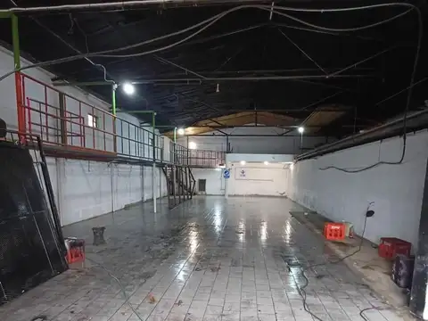 Galpón en alquiler sobre ruta 22 Senillosa