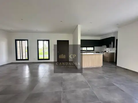 Casa en Venta en Pilar Del Este - Santa Sofia, USD 186.000