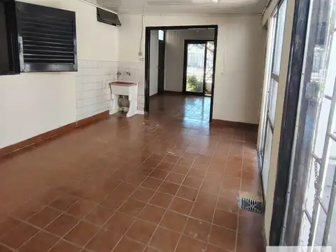 Casa en venta - 2 Dormitorios 1 Baño - 220Mts2 - Río Cuarto