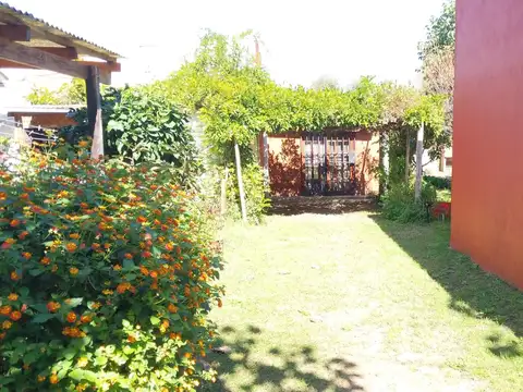 Casa 6 ambientes con 3 baños