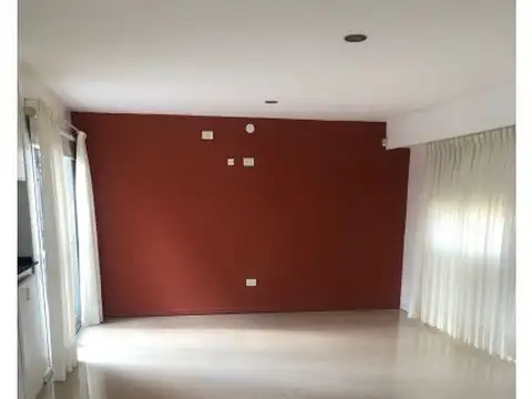 Casa 6 ambientes con 1 baño
