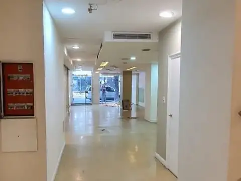 Local Comercial Con Oficinas En Retiro