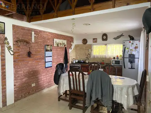 Casa en venta con 2 dormitorios. Parque Sakura, Exaltacion de la Cruz.