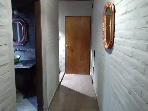 Casa 5 ambientes con 1 baño