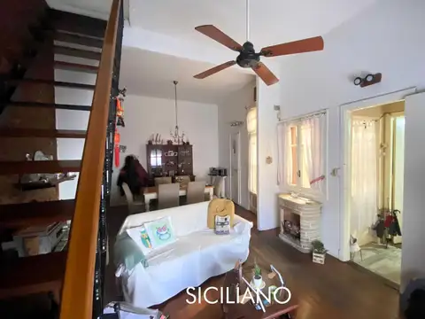 Depto Tipo Casa 5 ambientes con 2 baños