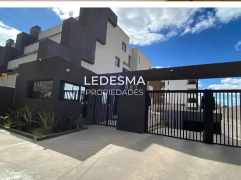 VENTA DEPARTAMENTO 3 AMBIENTES CON COCHERA A ESTRENAR 