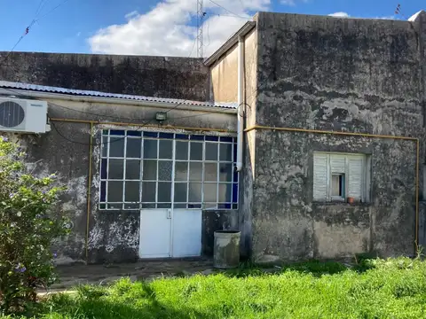 Casa 5 ambientes con 1 baño