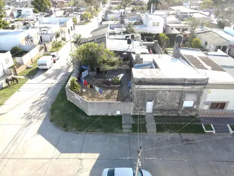 EXCELENTE PROPIEDAD PARA INVERTIR EN ESQUINA