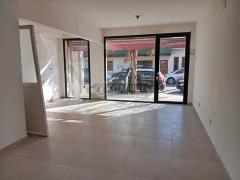 Local en Alquiler en San Antonio de Padua, $ 600.000