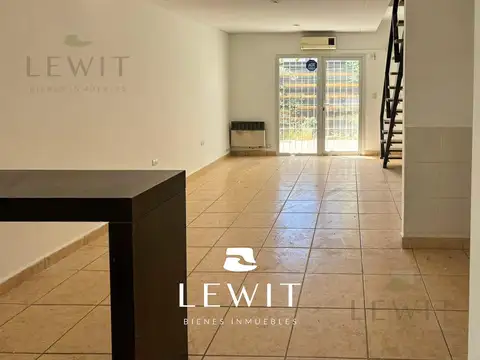 Depto Tipo Casa en Venta de 3 ambientes